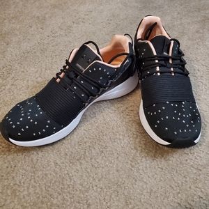 Under Armour Womens Sneakers